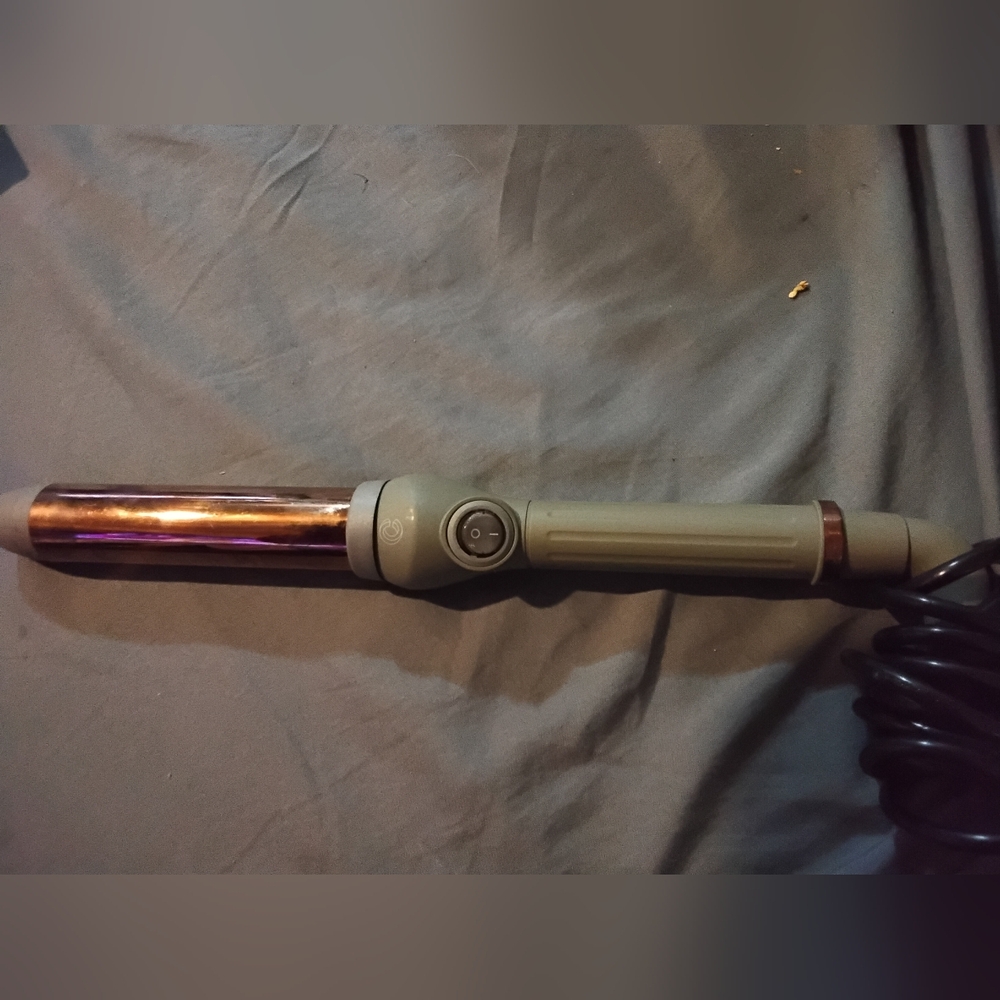 Complex Culture Ceramic Curling Wand with Rose Gold Barrel